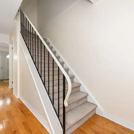 Private room for rent in 5 bed 2 bath house in Gloucester. in Room Rentals & Roommates in Ottawa - Image 11