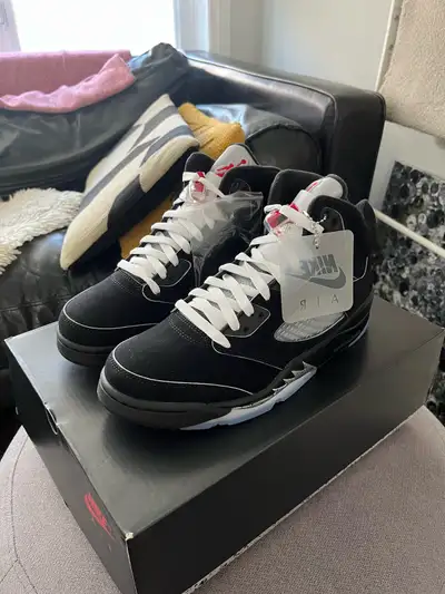 Jordan 5 Black Metallic Reimagined, View more