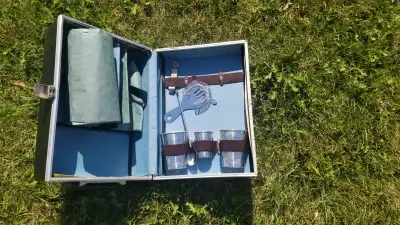 KIT BARBECUE VINTAGE voir photos
