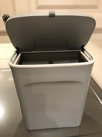 Mini poubelle/small garbage can