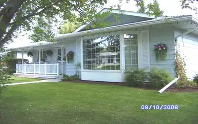 LAKE BONAVISTA bungalow for rent, available now