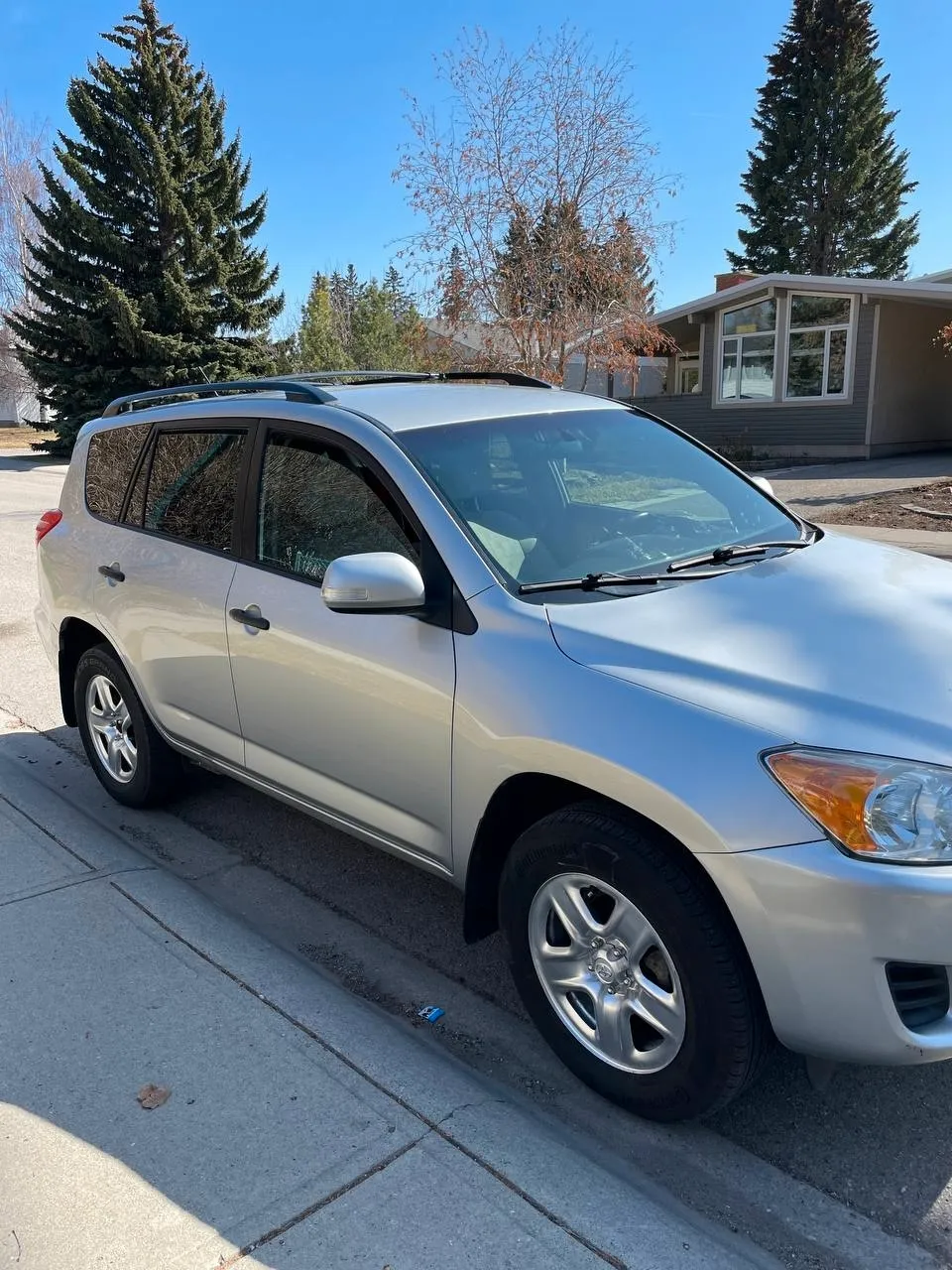 Toyota rav4 2011 AWD 4 cylinder 2.5 base