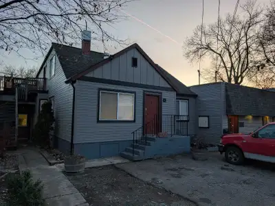 I have two rooms coming up for July 1st. $750 includes utilities furniture and WiFi. Damage deposit...