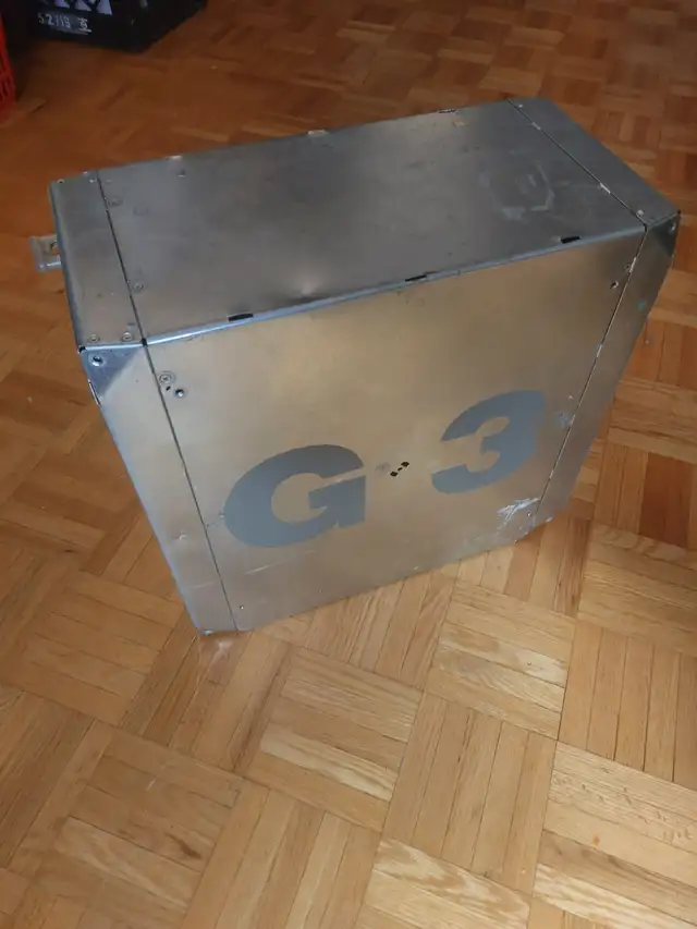 Apple Power Macintosh G3 - Pour pièces - For parts in Desktop Computers in City of Montréal - Image 2