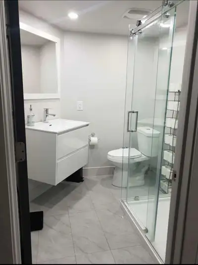Spacious 4 bedroom basement in Woodbridge 1 Parking, Separate Laundry
