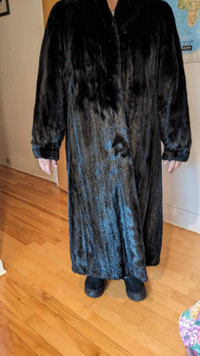 Manteau de vison (véritable fourrure)