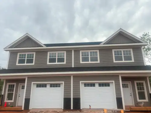 Beautiful spacious three bedroom townhouse with garage within walking distance to all amenities. Lar...