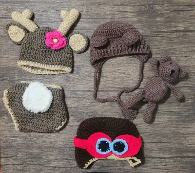 NEWBORN PHOTOGRAPHY OUTFITS Lots of gently used NEWBORN photography props/outfits. The cutest little...