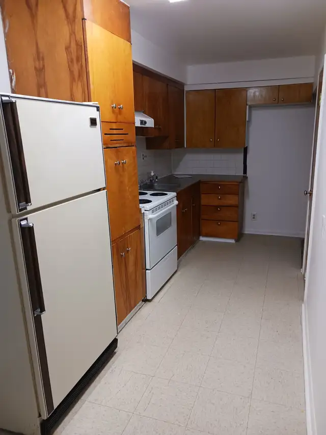 418 Rubidge St, Peterborough (Ground Floor) 2 BRMS in Long Term Rentals in Peterborough - Image 4