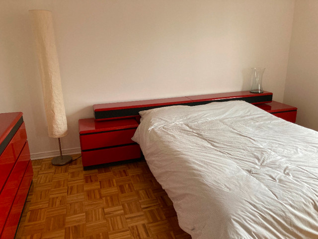 Mobilier de chambre Rougier Post-Modern laqué rouge dans Autre  à Longueuil/Rive Sud