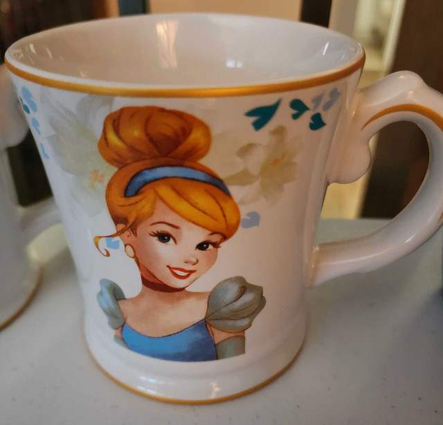 Tasses princesses Disney princess mugs 25$ ch ea. Except duo dans Vaisselle et articles de cuisine  à Ville de Montréal
