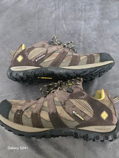 Columbia Waterproof Hiking Women ShoesBarely used  Size 8 $50, View more