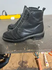 Women’s size 8 motorcycle boots