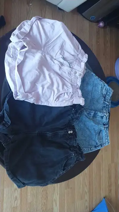 short femme , View more