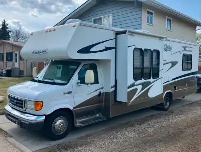 2006 Forest River Forester. 59,500Miles -V10 - Runs and drives great -2 power slidouts, very spaciou...