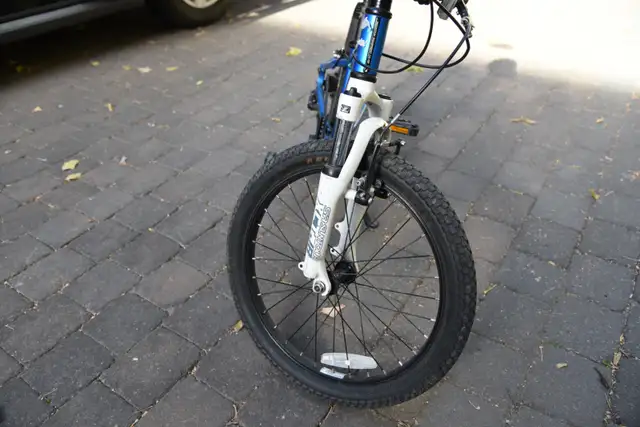 MEC Dash 20 Inch Kids Bicycle with stickers in Kids in Edmonton - Image 4