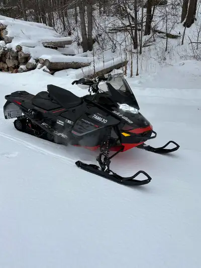 2018 Skidoo mxz x 850 Led lights,lce scratchers, USB phone charger,full body skid plate,heated visor...