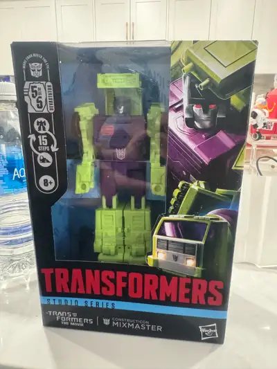 Hasbro Transformers Constructicon Mixmaster Studio Seies Brand new , pick up only