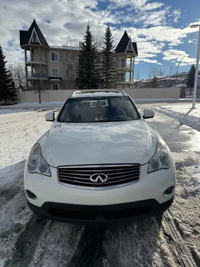Selling my 2011 Infiniti Ex35 Awd in great running condition. Reliable, comfortable. • 3.5 lt V6 eng...
