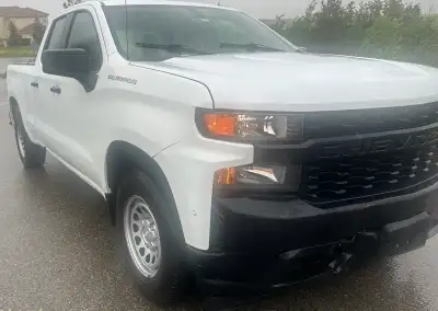 This is a 2023 Chevrolet Silverado 1500, ready for any job you throw its way. It has a white exterio...