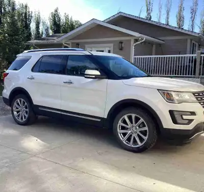 2017 Ford Explorer Limited 2.3L Ecoboost engine 105,000~ km Heated/cooled front seats Heated rear se...