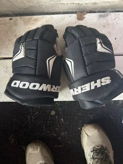 Sherwood hockey gloves size 12 inch, View more