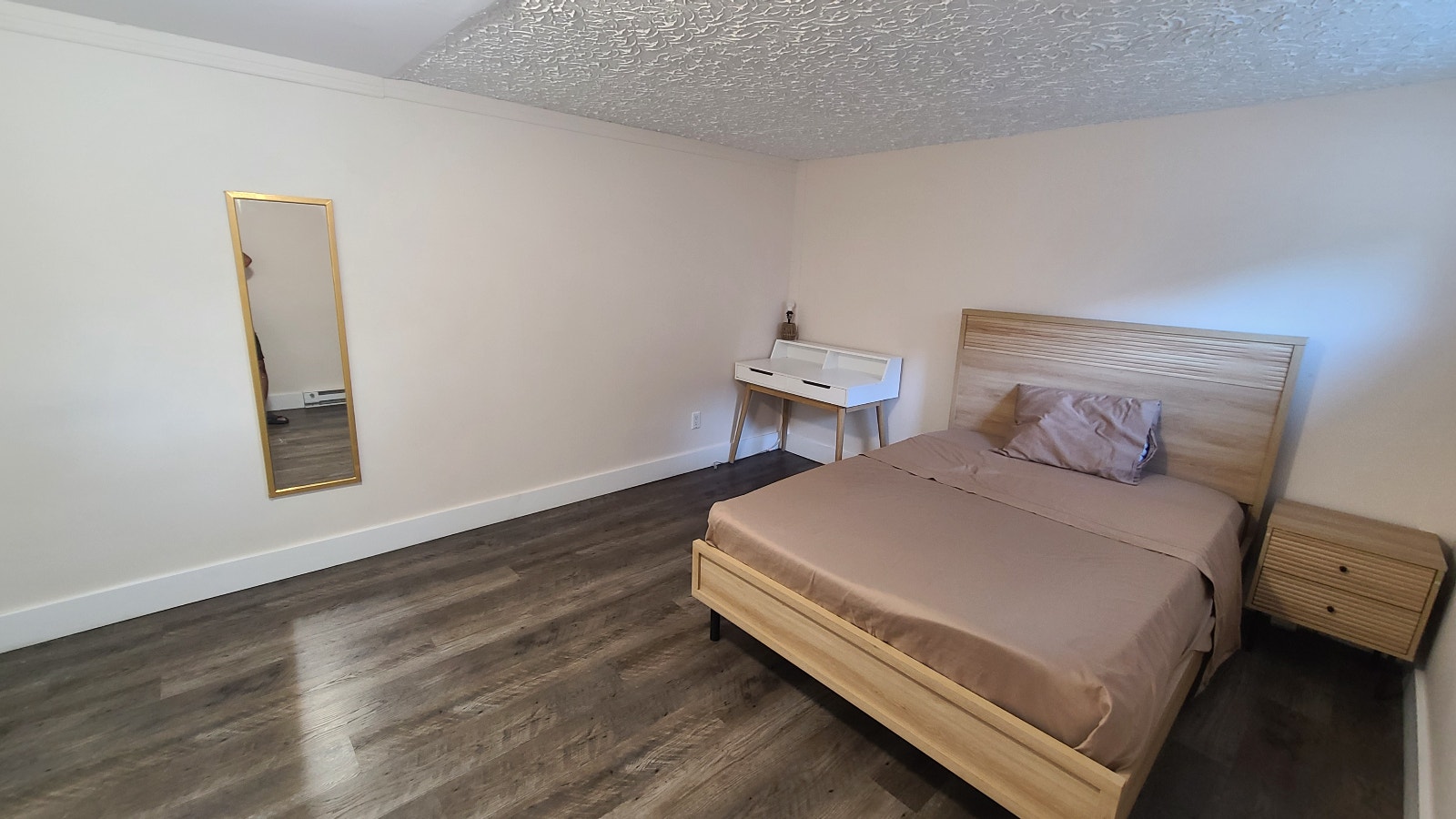 Chambre à louer / Room to rent 700$ - Tout inclus — photo 1
