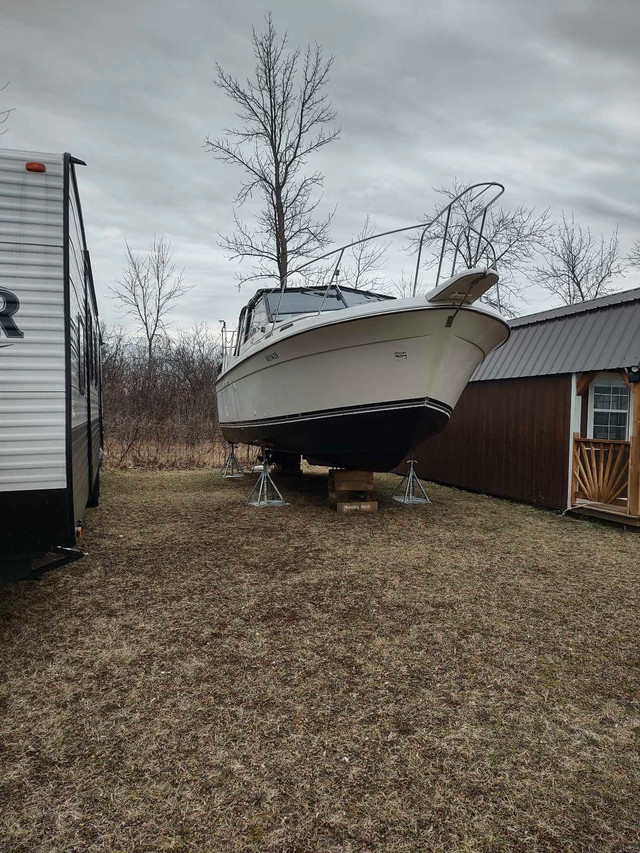 Carver Riviera 28' in Powerboats & Motorboats in Belleville - Image 2