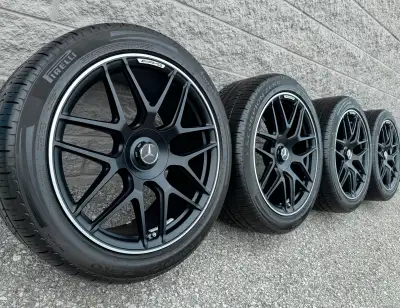 Pirelli Scorpion Zero Asimmetrico MO1 All Season Tires and original 22 inch Mercedes Benz G-Class /...