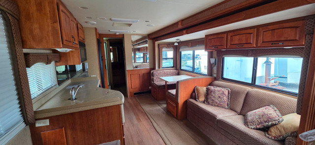 2008 Holiday Rambler Vacationer XL in RVs & Motorhomes in Calgary - Image 4