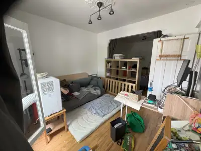 Spacieux 3 ½ avec Chambre Double – 900 pi² | 2e étage |