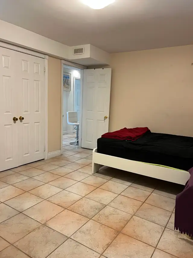Yonge /Steeles 1 bedroom /3 bedrooms, for rent in Room Rentals & Roommates in Markham / York Region - Image 5