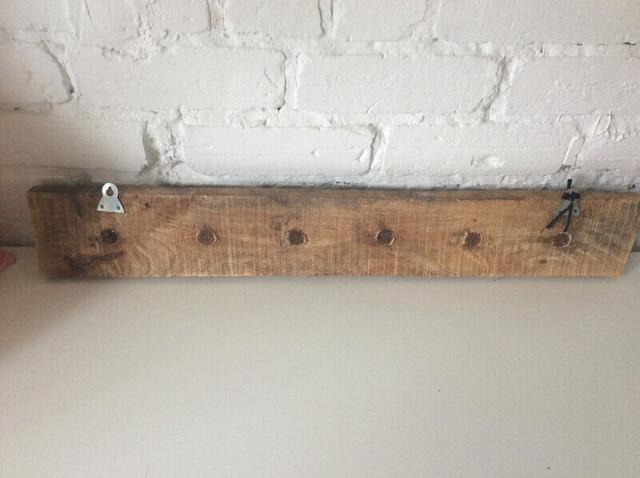 Crochets bois de grange - coat hanger reclaimed wood dans Décoration intérieure et accessoires  à Ville de Montréal - Image 2