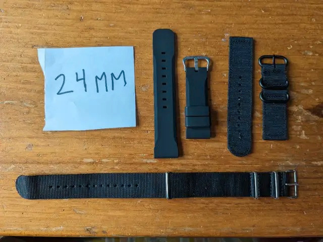 Lot of 3 24mm watch straps nato and rubber silicone black dans Bijoux et montres  à Longueuil/Rive Sud