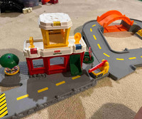Fisher Price Little People Airport Playset 