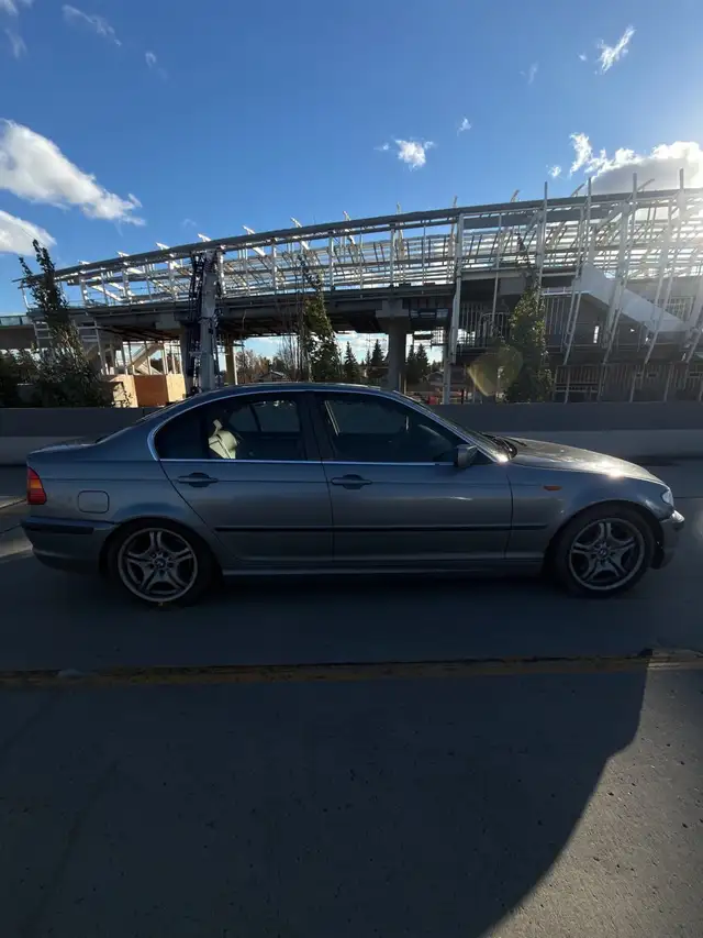 2005 BMW 330i E46597791527089612802