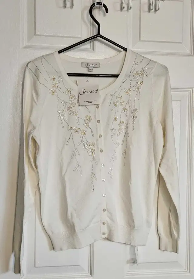 Brand name women's clothing in Women's - Tops & Outerwear in Oshawa / Durham Region - Image 9