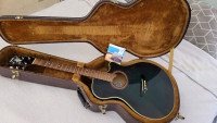 Yamaha APX-6C Electric-Acoustic guitar with hard leather case 