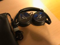 JVC Noise Cancelling Headphones HA-NC80
