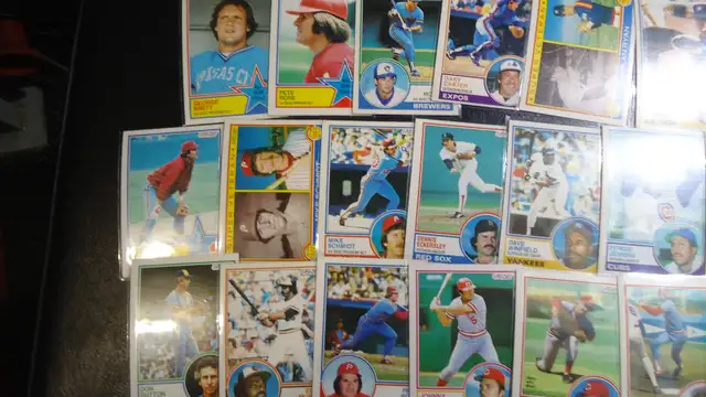 1983 opc baseball card near set  388 out of 396 in Arts & Collectibles in Gatineau - Image 6
