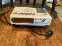 Vintage Citizen alarm clock/radio
