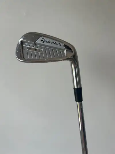 Taylormade P760 irons. 4 - 9 iron only used 1 season in mint condition. Come with new red gold pride...