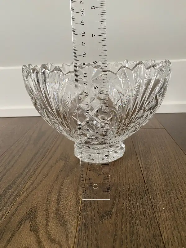 Clear Glass Bowl in Kitchen & Dining Wares in Ottawa - Image 2