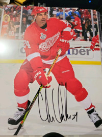 Chris Chelios autographed 8 by 10 picture 