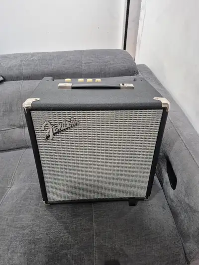 Fender Rumble 25 Bass Amplifier, View more