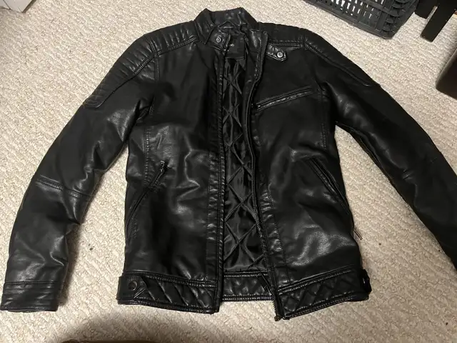 faux leather jacket size XXS  in Women's - Tops & Outerwear in Edmonton - Image 2