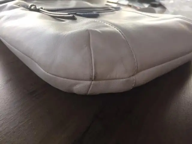 Vintage Coach Super Soft Leather crossbody shoulder Bag in Women's - Bags & Wallets in Markham / York Region - Image 7