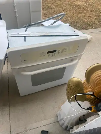 General Electric built in oven apartment size $140, View more