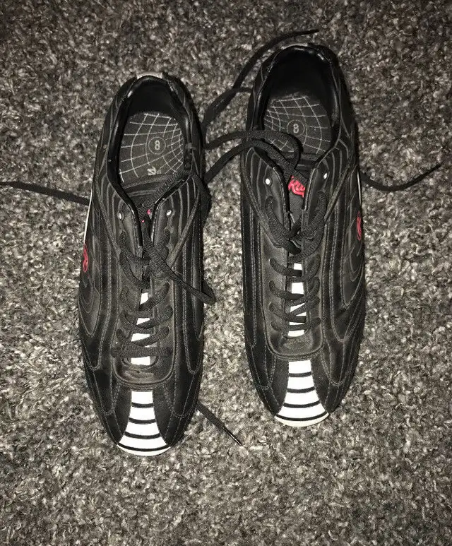 Men’s size 8 soccer cleats Rawlings brand almost new in Soccer in Winnipeg - Image 2