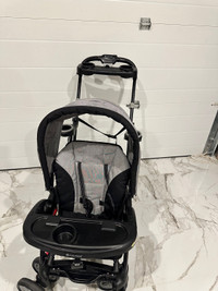 Baby car seat and stroller for sale very good 